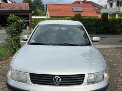 Gebraucht VW Passat Comfortline 101 PS (74 kW) 1999 Silber Limousine