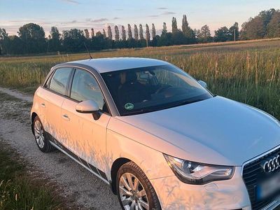 Second-hand Audi A1 122 CP (89 kW) 2012 Albastru Hatchback