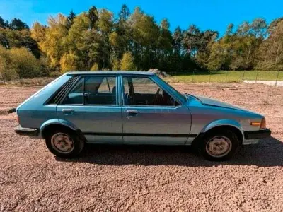 Gebraucht Mazda 323 60 PS (44 kW) 1981 Blau Limousine