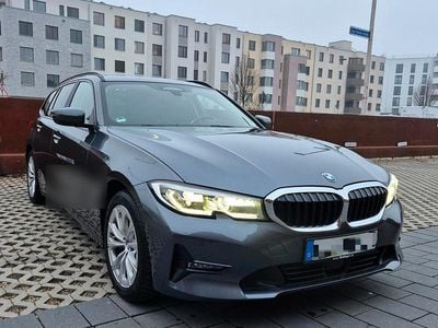 Gebraucht BMW 330 Advantage 258 PS (189 kW) 2020 Grau Kombi
