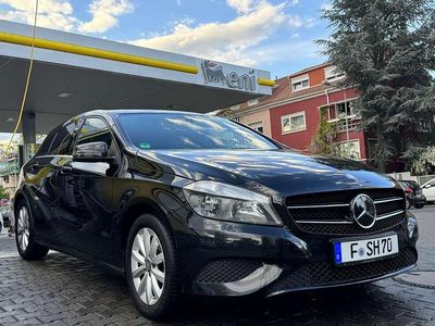 Gebraucht Mercedes A180 122 PS (89 kW) 2012 Limousine