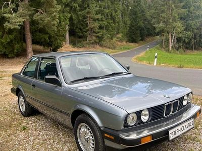 Gebraucht BMW 325 122 PS (89 kW) 1986 Blau Coupé