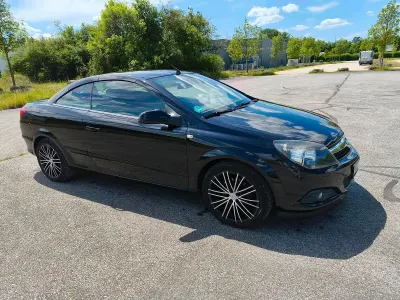 Gebraucht Opel Astra 140 PS (102 kW) 2007 Schwarz Cabrio