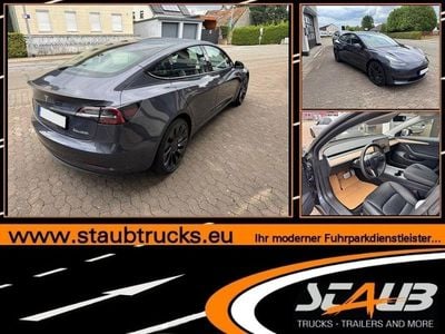 Grau Gebraucht 2022 Tesla Model 3 Performance Limousine | 41.800 €