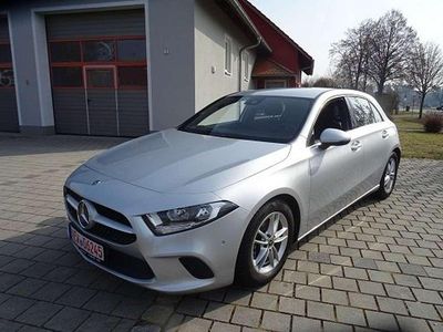 Gebraucht Mercedes A160 109 PS (80 kW) 2019 Iridiumsilber  metalliclack Limousine