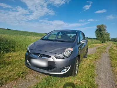 Gebraucht Hyundai ix20 Classic 90 PS (66 kW) 2015 Grau Kleinwagen