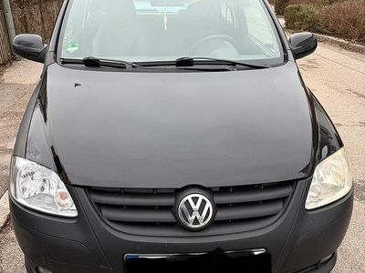 Gebraucht VW Fox 75 PS (55 kW) 2010 Schwarz Kleinwagen