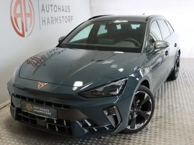 Nowe Cupra Leon 150 KM (110 kW) 2025 Niebieski Sedan/Limuzyna
