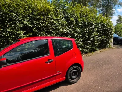 Gebraucht Citroën C2 VTR Sport 73 PS (53 kW) 2009 Rot Kleinwagen