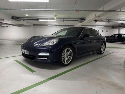 Second-hand Porsche Panamera 4S 400 CP (294 kW) 2011 Albastru Berlinǎ
