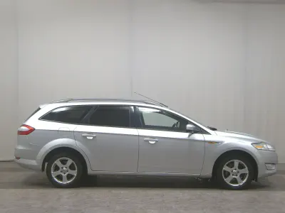 Gebraucht Ford Mondeo Trend 116 PS (85 kW) 2010 Polarsilber metallic Kombi