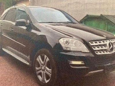 Gebraucht Mercedes ML350 231 PS (169 kW) 2010 Schwarz SUV