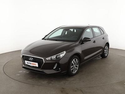 Braun Gebraucht 2017 Hyundai i30 Premium Limousine | 11.720 € (Fairer Preis)