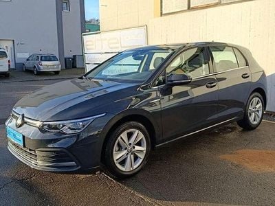 Gebraucht VW Golf VIII Style 150 PS (110 kW) 2024 Uranograu/cinza urano Limousine