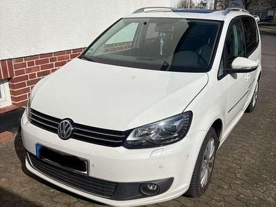 Gebraucht VW Touran Highline 105 PS (77 kW) 2012 Weiß Van / Kleinbus