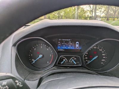 Usata Ford Focus 120 CV (88 kW) 2015 Argento Station wagon