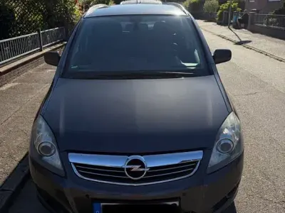 Gebraucht Opel Zafira Innovation 140 PS (102 kW) 2010 Grau Van / Kleinbus