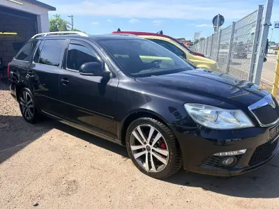 Usado Skoda Octavia RS 170 CV (125 kW) 2013 Negro Familiar