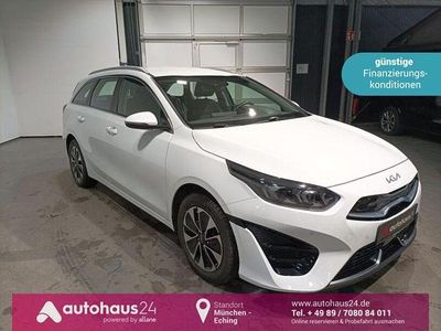 Gebraucht Kia Ceed Spirit 141 PS (103 kW) 2022 Weiß Kleinwagen