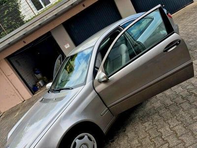 Mercedes C180