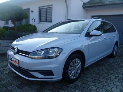 Weiß Gebraucht 2017 VW Golf VII Kombi | 8.990 € (Fairer Preis)
