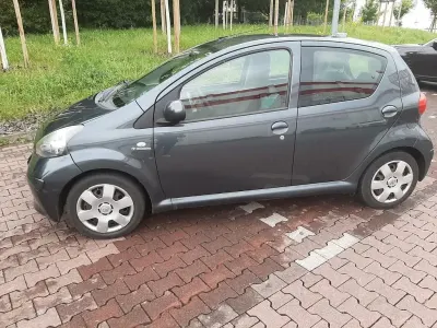 Gebraucht Toyota Aygo 68 PS (50 kW) 2008 Schwarz Kleinwagen