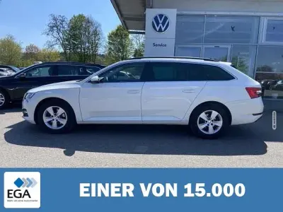 Gebraucht Skoda Superb Ambition 150 PS (110 kW) 2021 Weiß Kombi