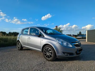 Gebraucht Opel Corsa 80 PS (58 kW) 2010 Silber Kleinwagen