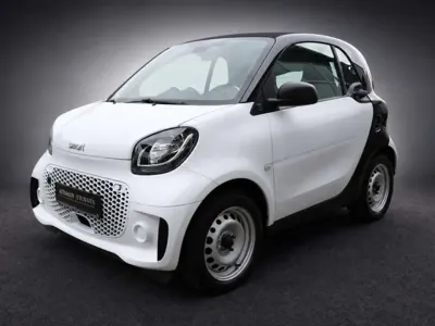Używany Smart ForTwo Electric Drive 60 kW (82 KM) 2021 Biały Coupe