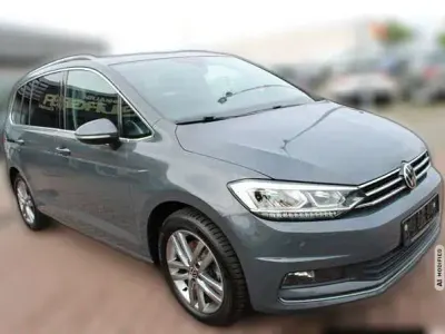 Gebraucht VW Touran Highline 150 PS (110 kW) 2021 Grau metallic Van / Kleinbus