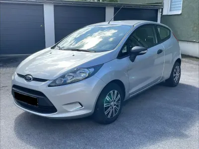 Gebraucht Ford Fiesta Ambiente 60 PS (44 kW) 2012 Silber Kleinwagen