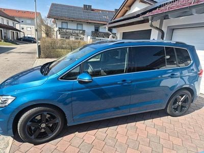 Gebraucht VW Touran Highline 190 PS (139 kW) 2017 Blau Van / Kleinbus