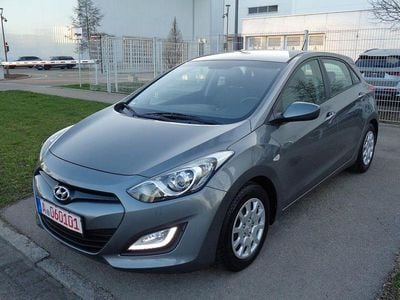 Gebraucht Hyundai i30 Classic 99 PS (72 kW) 2014 Grau Limousine