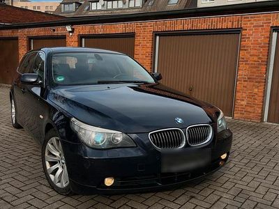 Gebraucht BMW 525 177 PS (130 kW) 2005 Blau Kombi