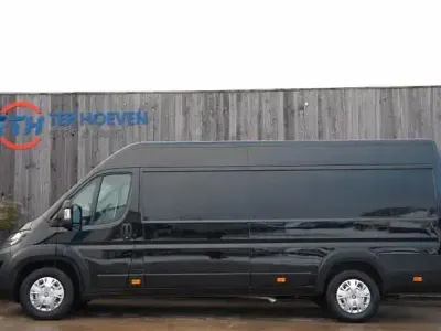 Gebraucht Peugeot Boxer 165 PS (121 kW) 2021 Schwarz Van
