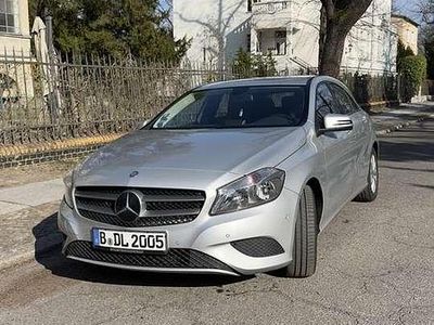 Gebraucht Mercedes A200 156 PS (114 kW) 2014 Silber Kleinwagen