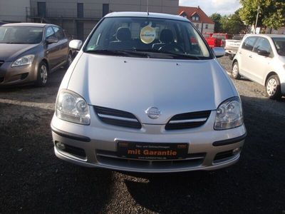 Nissan Almera Tino