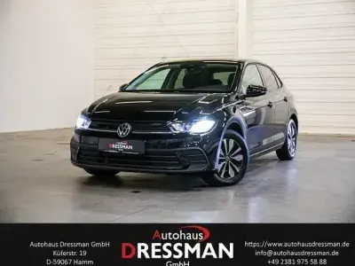 Gebraucht VW Polo Move 95 PS (69 kW) 2024 Deep black perleffekt Kleinwagen
