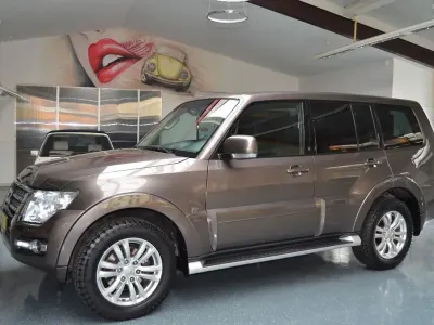 Gebraucht Mitsubishi Pajero 190 PS (139 kW) 2016 Braun SUV