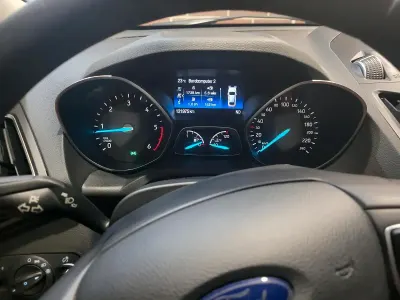 Gebraucht Ford Kuga Trend 150 PS (110 kW) 2017 Grau SUV