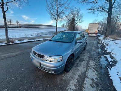 Gebraucht Opel Astra 101 PS (74 kW) 2003 Silber Limousine