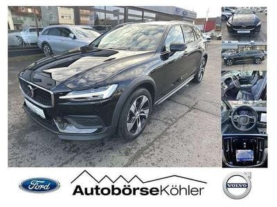 Gebraucht Volvo V60 CC Plus 197 PS (144 kW) 2023 Onyx black Kombi