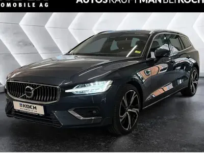 Second-hand Volvo V60 Ultimate 197 CP (144 kW) 2023 Albastru Break