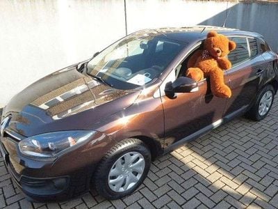 Gebraucht Renault Mégane Authentique 110 PS (80 kW) 2015 Braun Limousine
