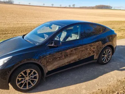 Gebraucht Tesla Model Y 2023 Schwarz SUV