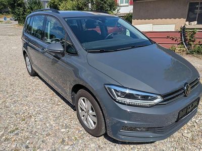 Delfingrau Gebraucht 2023 VW Touran Comfortline Van / Kleinbus | 30.900 € (Etwas zu teuer)
