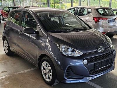 Gebraucht Hyundai i10 Classic 67 PS (49 kW) 2018 Grau Kleinwagen