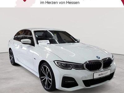 Gebraucht BMW 320e M Sport 163 PS (119 kW) 2022 Alpinweiß Limousine