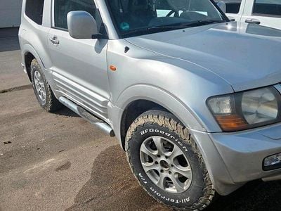 Gebraucht Mitsubishi Pajero 165 PS (121 kW) 2000 Silber SUV