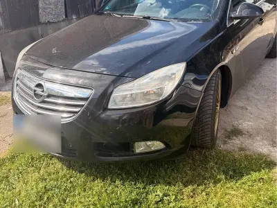 Gebraucht Opel Insignia 132 PS (97 kW) 2010 Limousine